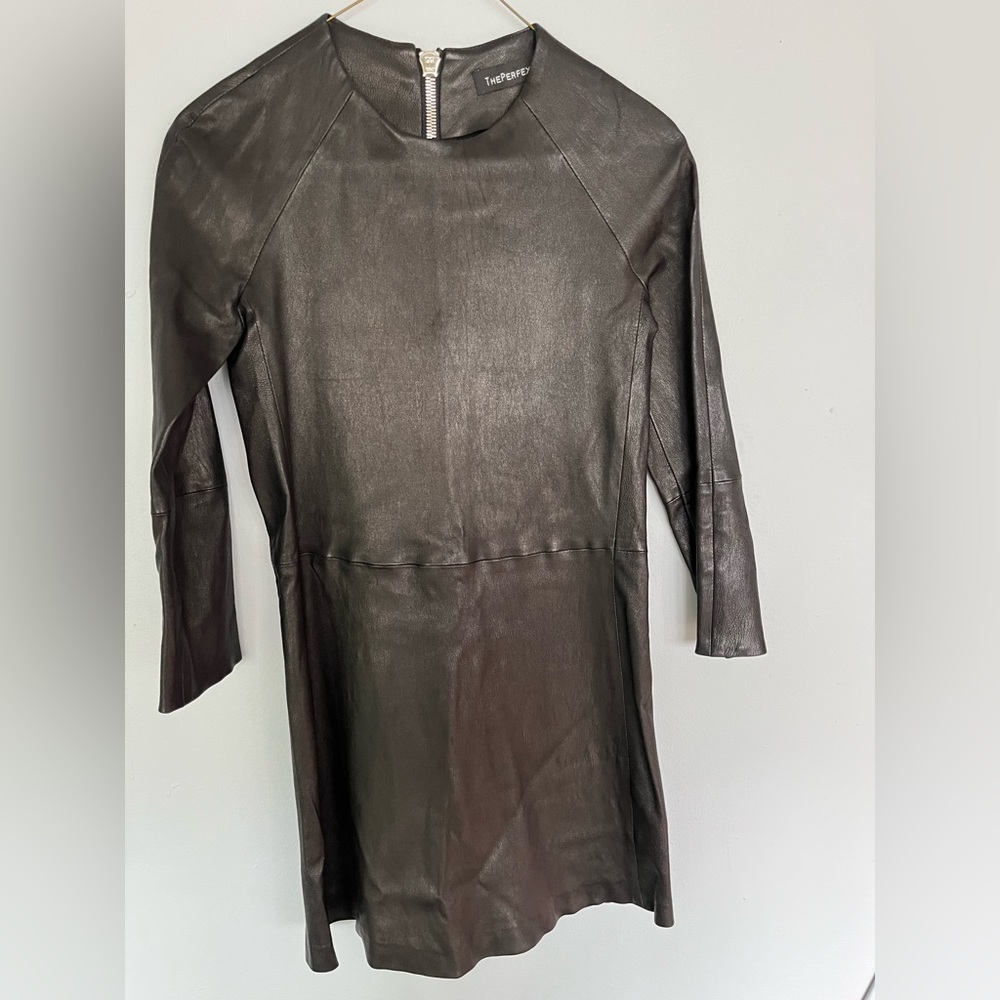 THEPERFEXT 100% Leather Mini Dress l Zip Back l 3/4 sleeve